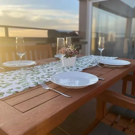 Ueber Den Daechern Der Hansestadt